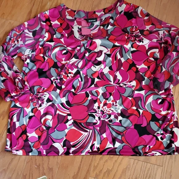 Blouse - Picture 1 of 4